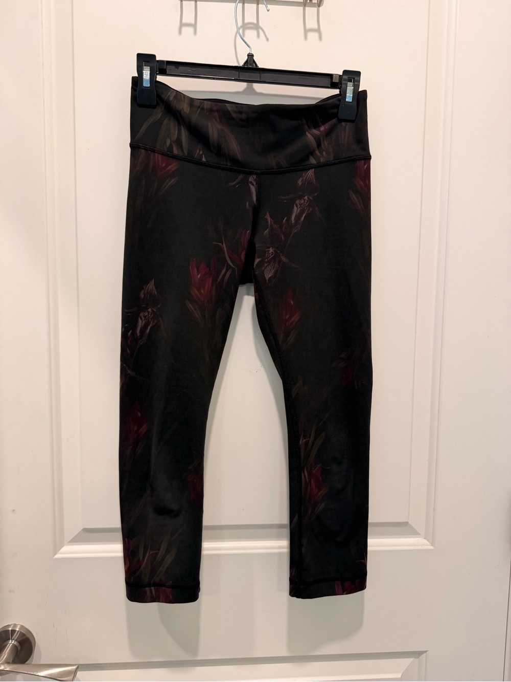 Lululemon Floral Crop
Leggings Size S